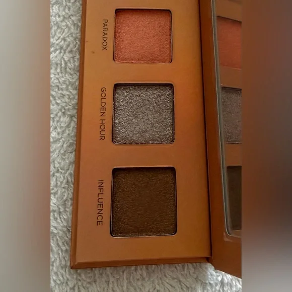 Urban Decay LightBeam Palette BNIB. - Picture 4 of 6